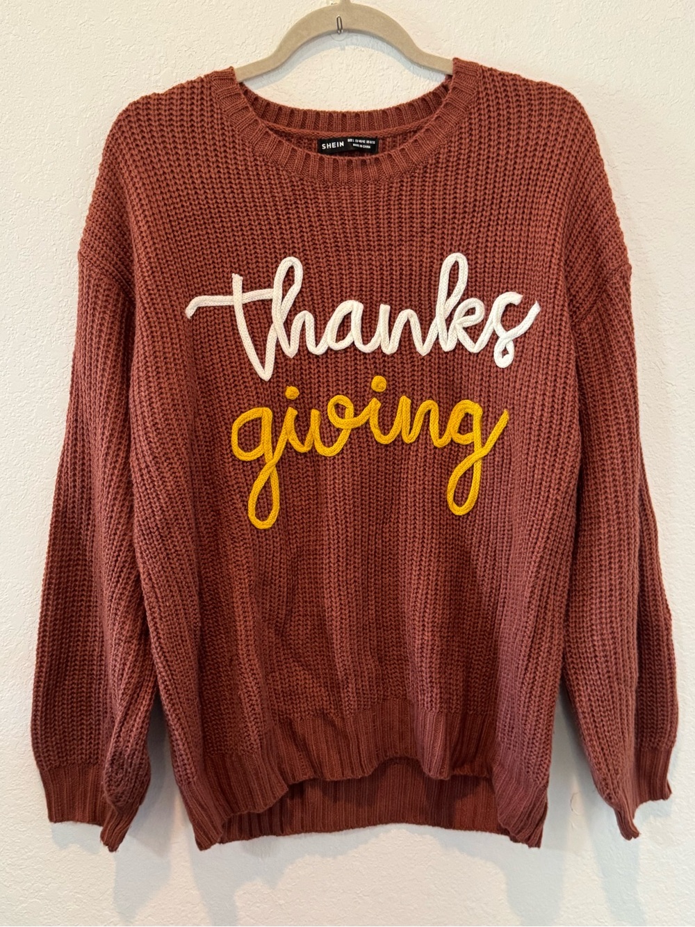Thankful Giving Graphic Crewneck Sweater in Brown